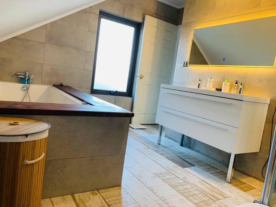 Villa Acogedora Casa Con Tinaja Y Jacuzzi Y Rent A Car Puerto Varas Esterno foto
